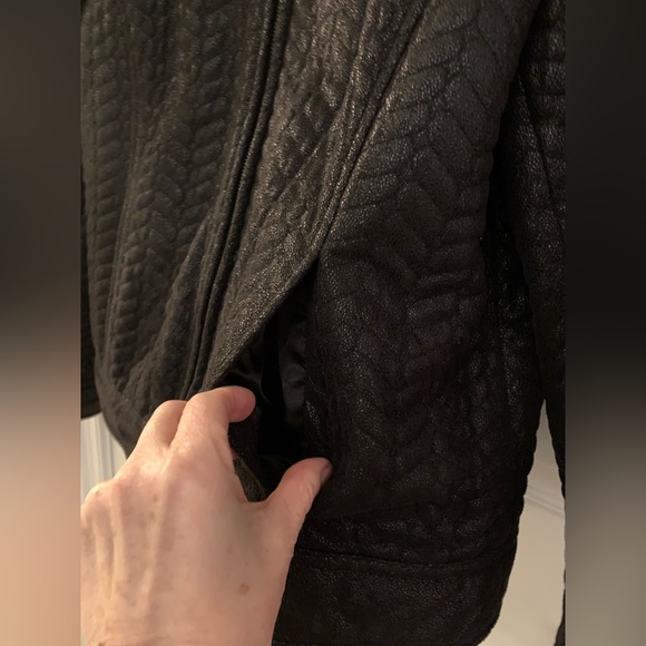 Outdoor Edition by Parkhurst….black quilted style coat….faux fur lining - Picture 5 of 13